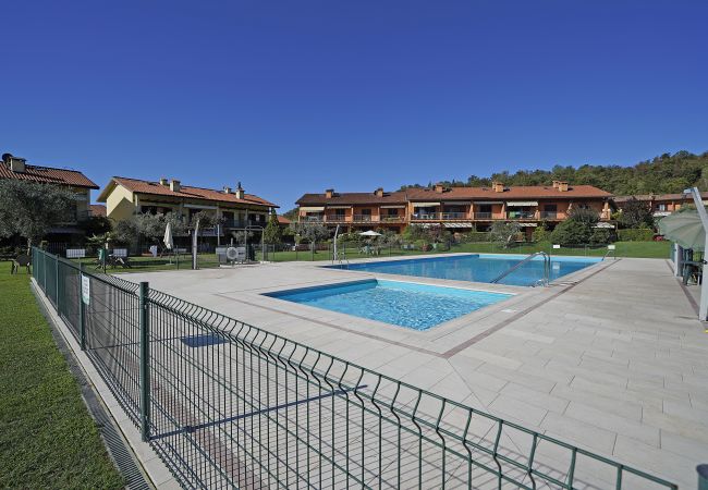 Ferienwohnung in Puegnago sul Garda - Appartamento Borgo Alto