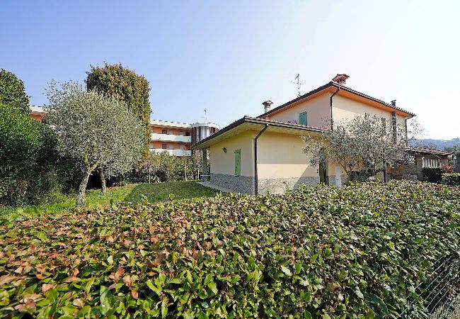 Villa in Lido di Manerba - BS-E883-DMAR13AT