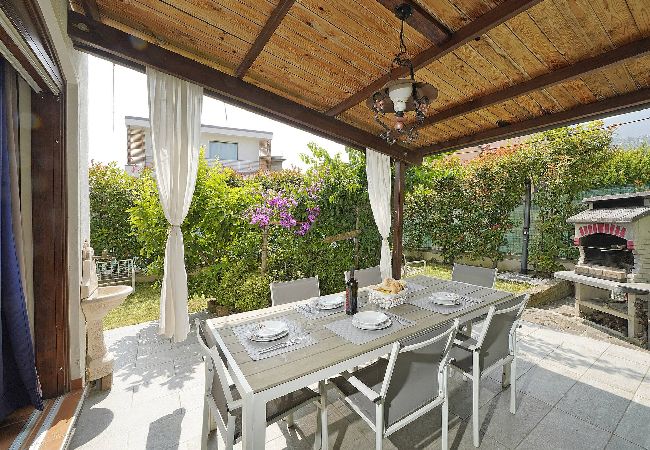 Apartment in Toscolano-Maderno - casa della Bougan-ville BS-L312-UGOF40A