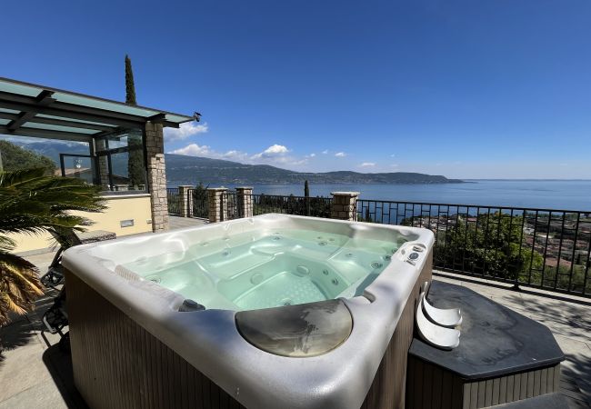 Apartment in Toscolano-Maderno - Virgilio Blu