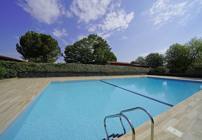 Apartment in Sirmione - Garden and pool retreat