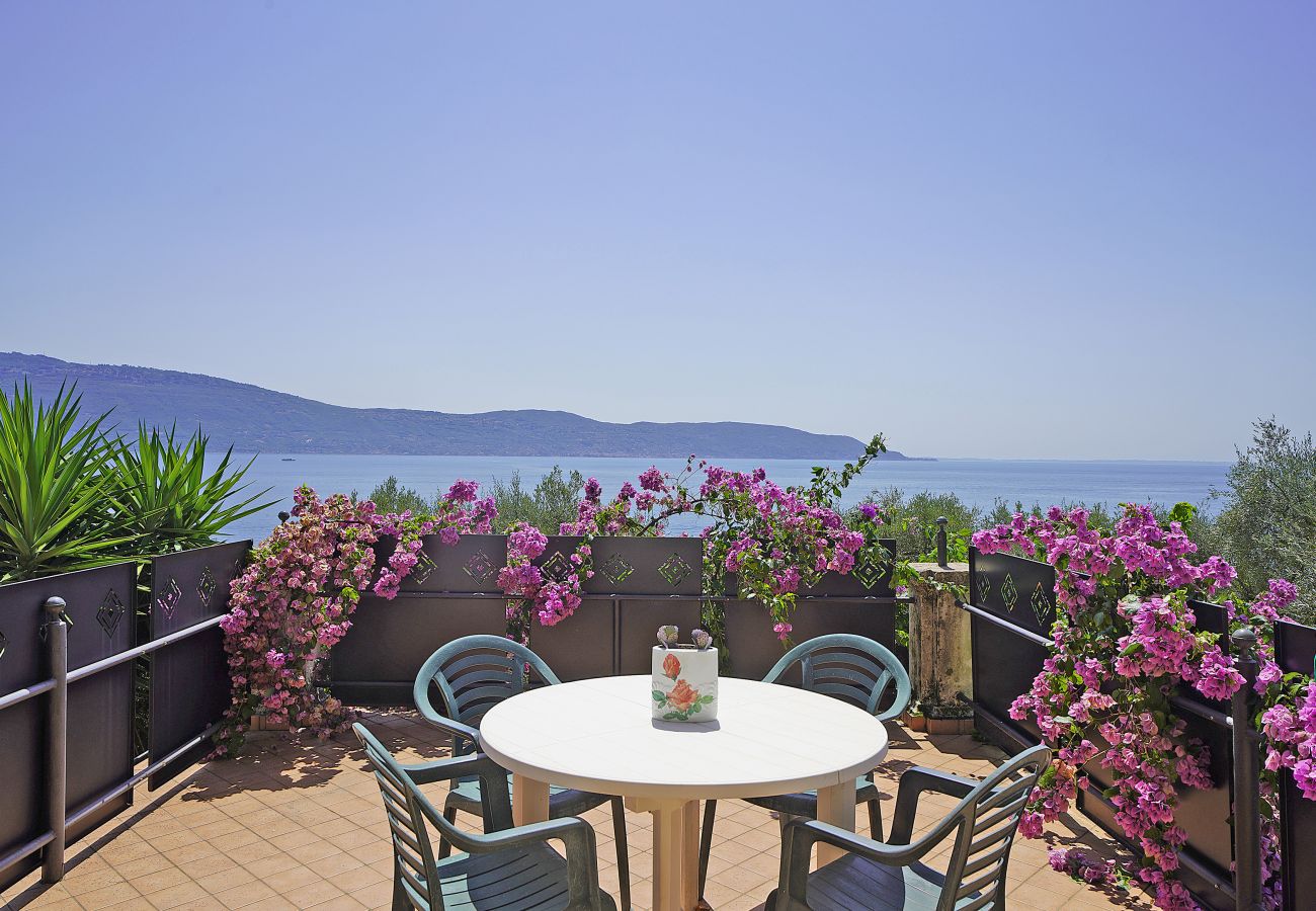 Apartment in Toscolano-Maderno - Appartamento Bouganville