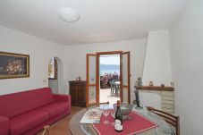 Apartment in Toscolano-Maderno - Appartamento Bouganville